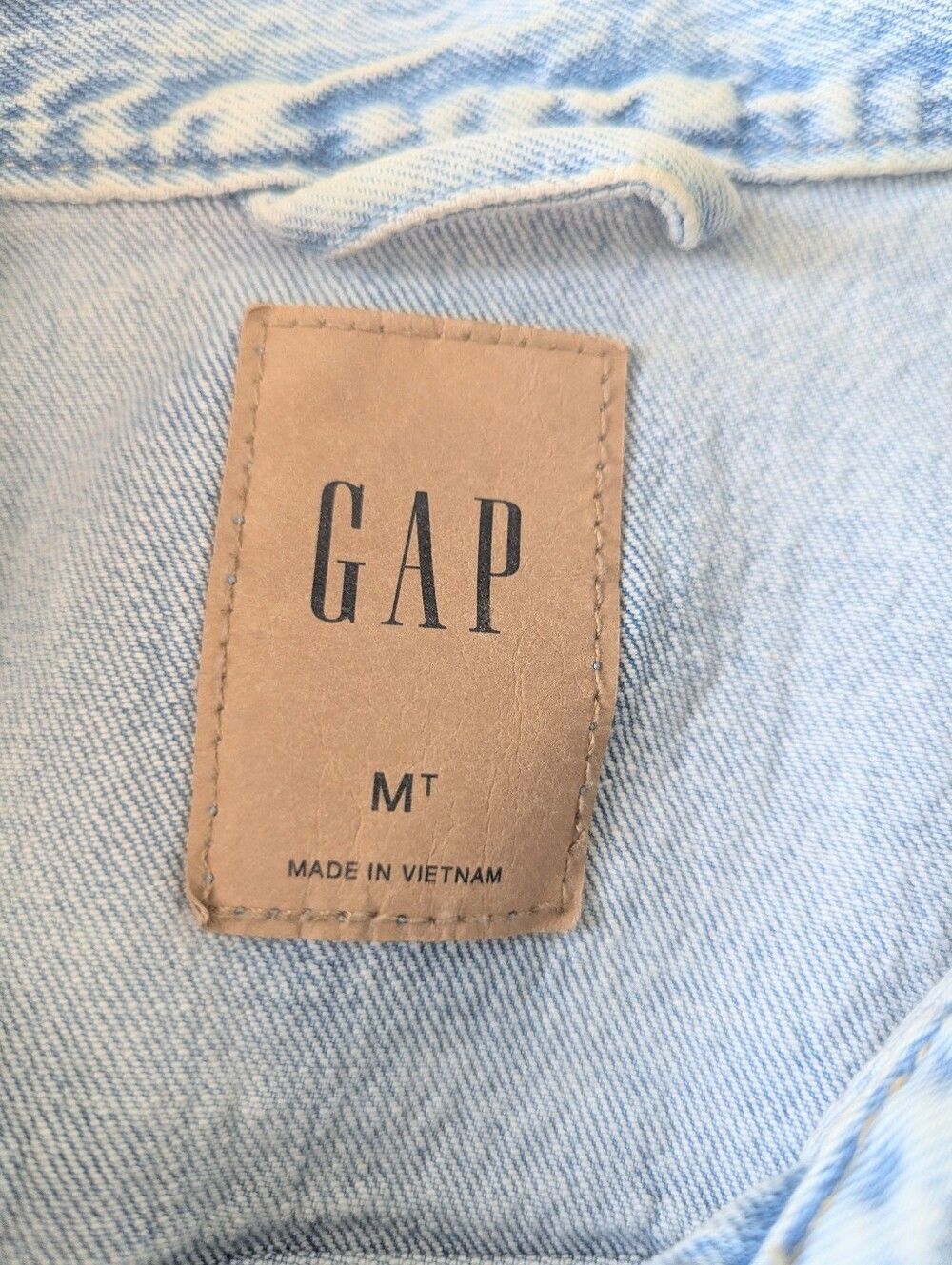 GAP Light Wash Denim Jacket Medium Tall – Soft Wash Classic Fit - Picture 9 of 9